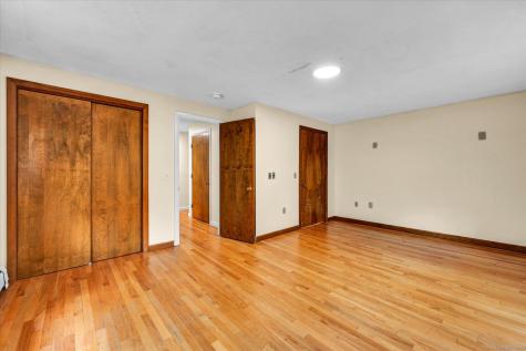 24 Iron Gate Lane Cromwell CT 06416