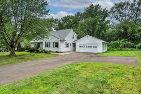 24 Iron Gate Lane Cromwell CT 06416