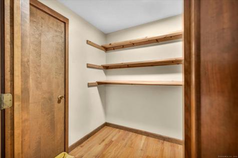 24 Iron Gate Lane Cromwell CT 06416