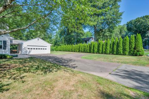 24 Iron Gate Lane Cromwell CT 06416