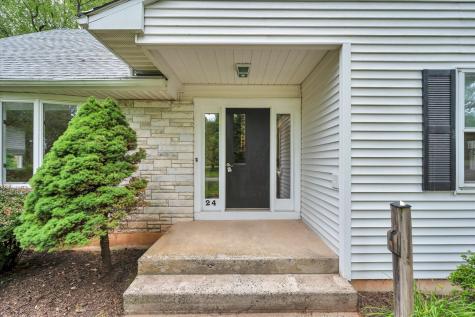 24 Iron Gate Lane Cromwell CT 06416