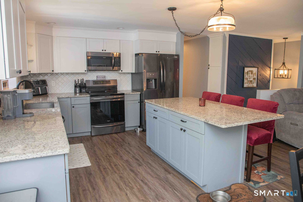 27 Old Skinner Street East Hampton CT 06424