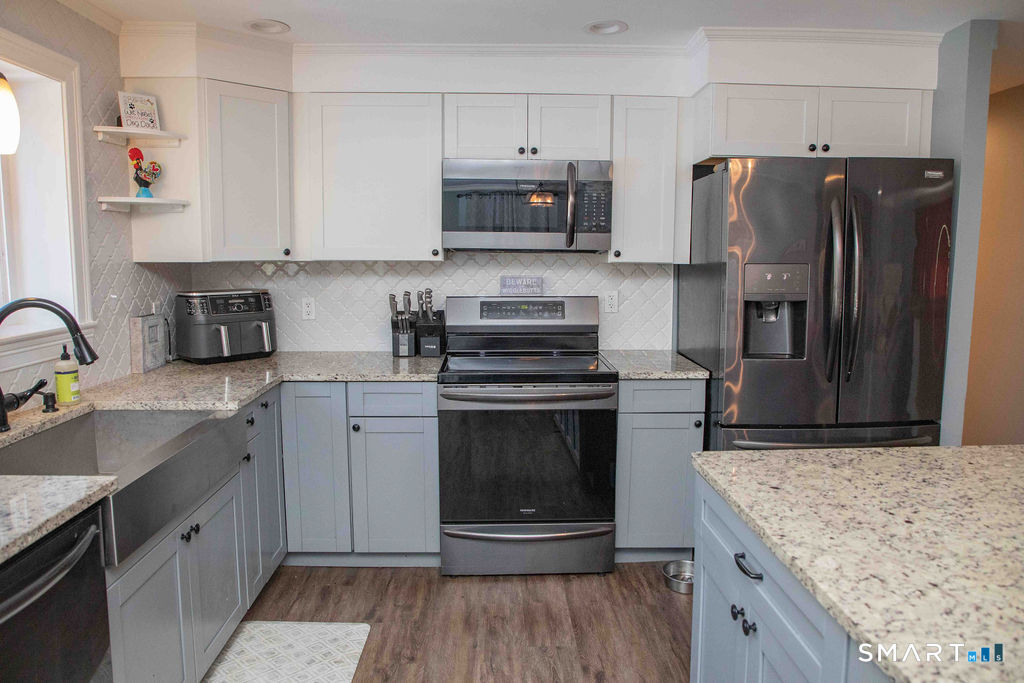 27 Old Skinner Street East Hampton CT 06424