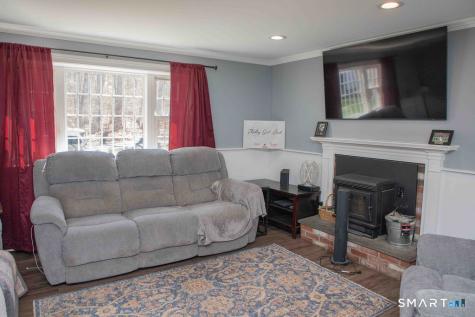 27 Old Skinner Street East Hampton CT 06424