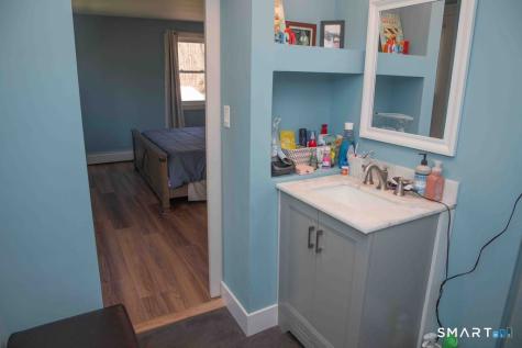 27 Old Skinner Street East Hampton CT 06424