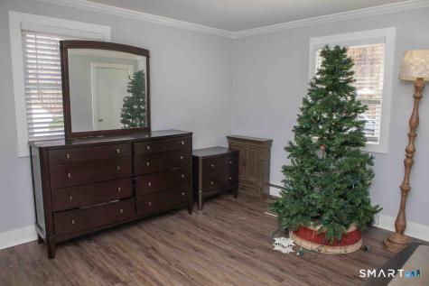 27 Old Skinner Street East Hampton CT 06424