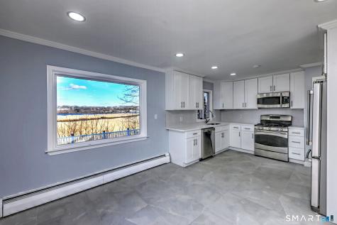 206 Bridgeview Place Stratford CT 06614