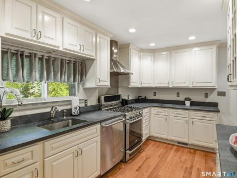 26 Grandview Terrace Essex CT 06426