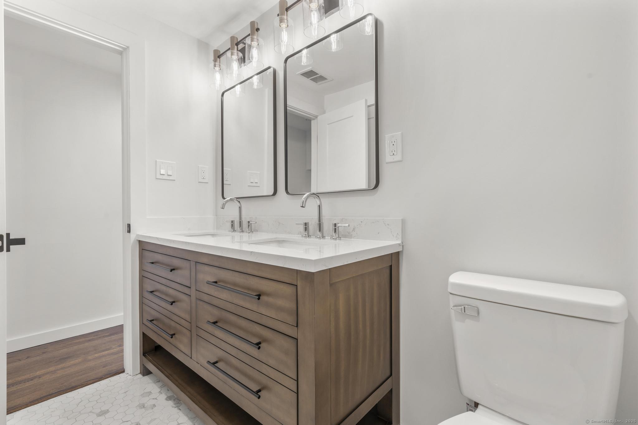 10 Hosmer Drive West Hartford CT 06117