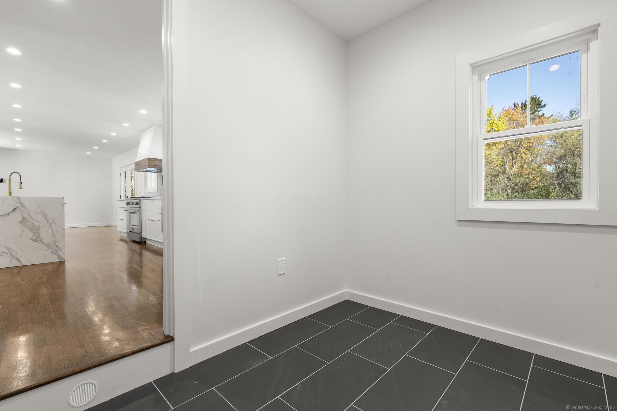 10 Hosmer Drive West Hartford CT 06117