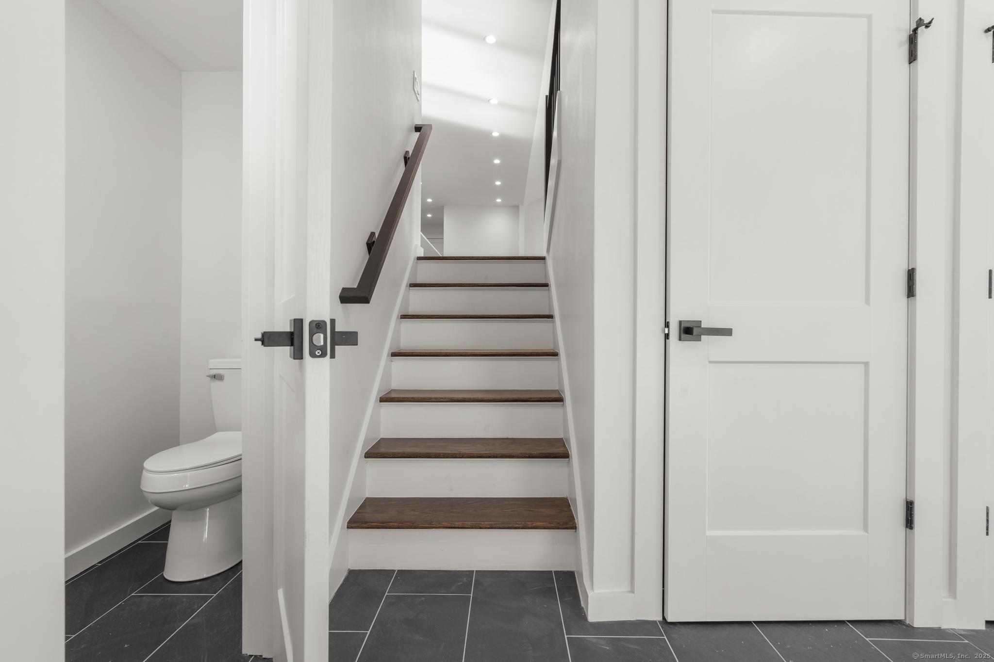 10 Hosmer Drive West Hartford CT 06117