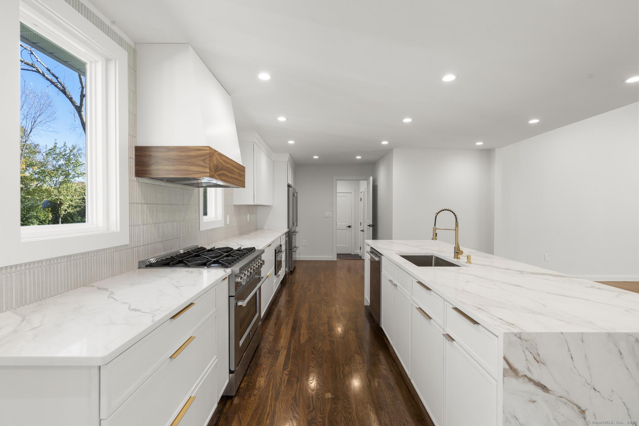 10 Hosmer Drive West Hartford CT 06117