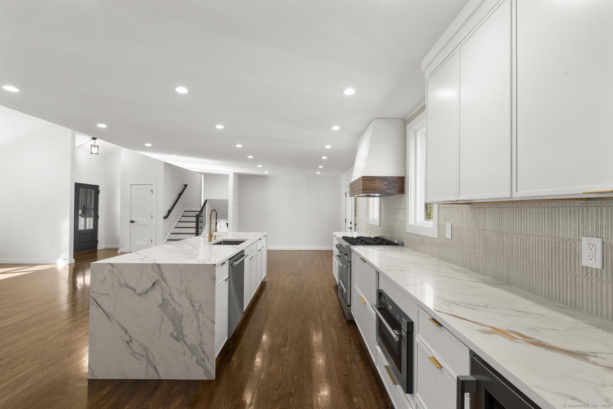 10 Hosmer Drive West Hartford CT 06117