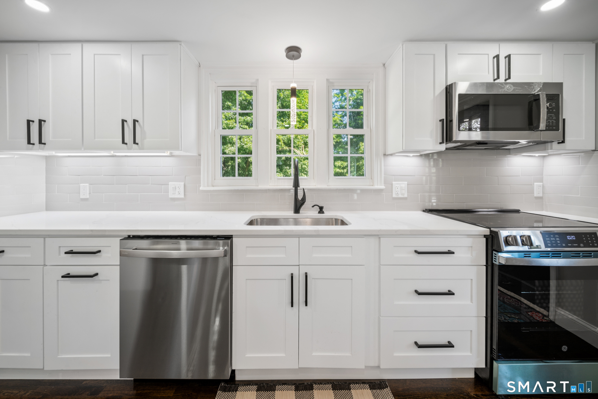 38 Roberts Lane West Hartford CT 06107