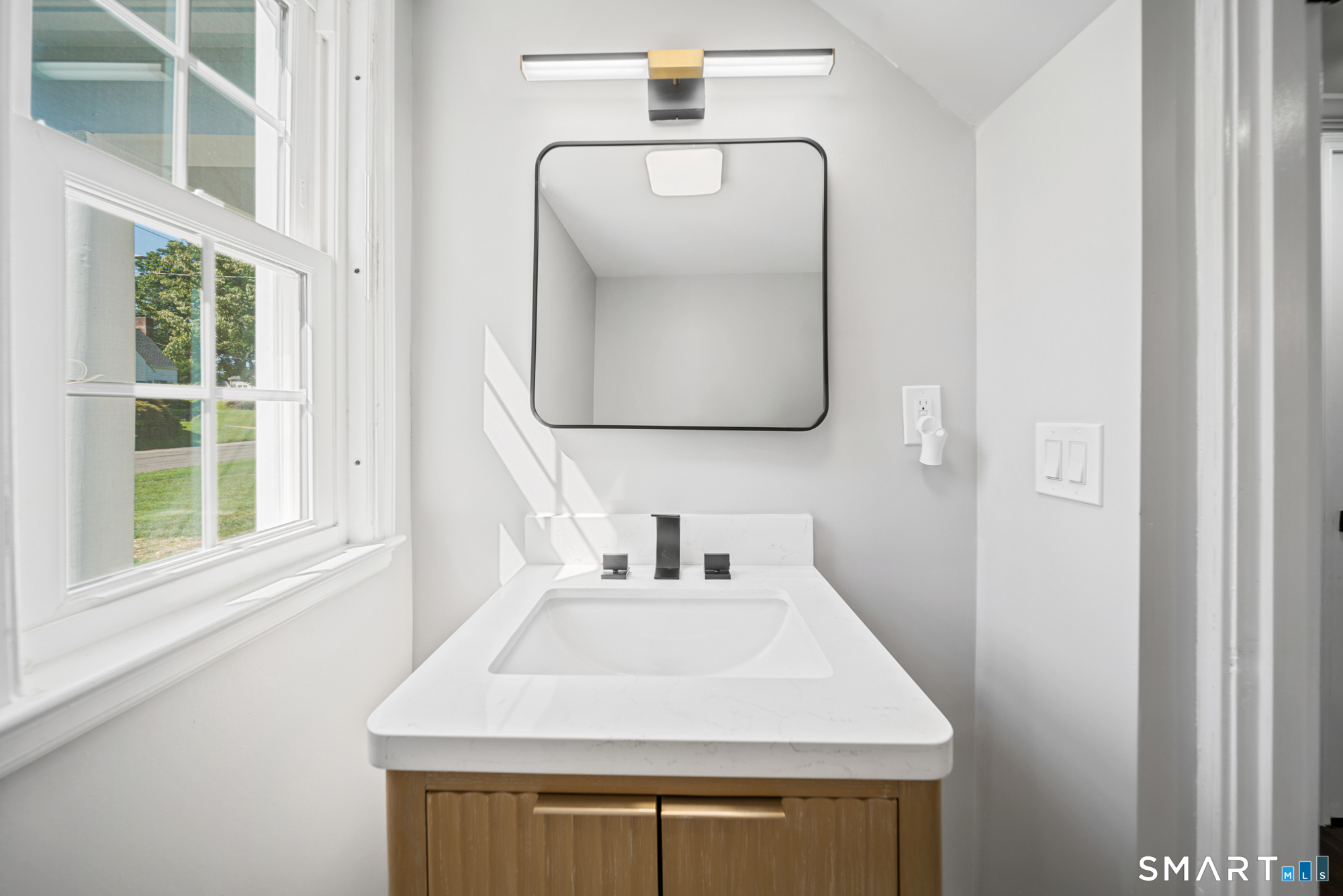 38 Roberts Lane West Hartford CT 06107