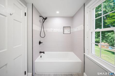 38 Roberts Lane West Hartford CT 06107