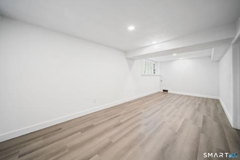 38 Roberts Lane West Hartford CT 06107