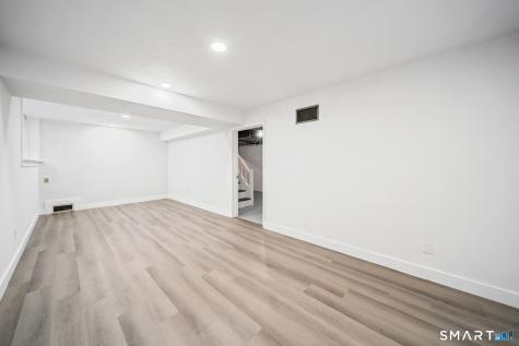 38 Roberts Lane West Hartford CT 06107