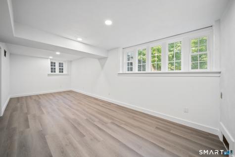 38 Roberts Lane West Hartford CT 06107