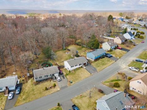 185 Bluebird Drive Naugatuck CT 06770