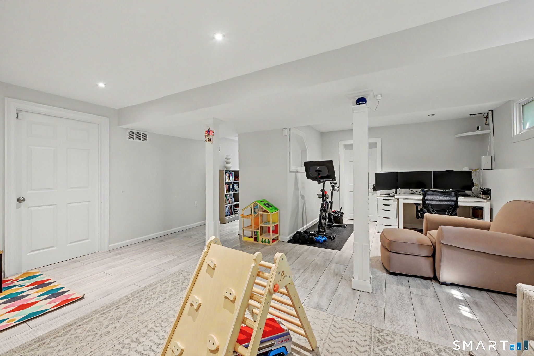 16 Dale Drive Greenwich CT 06831