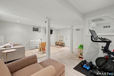 16 Dale Drive Greenwich CT 06831