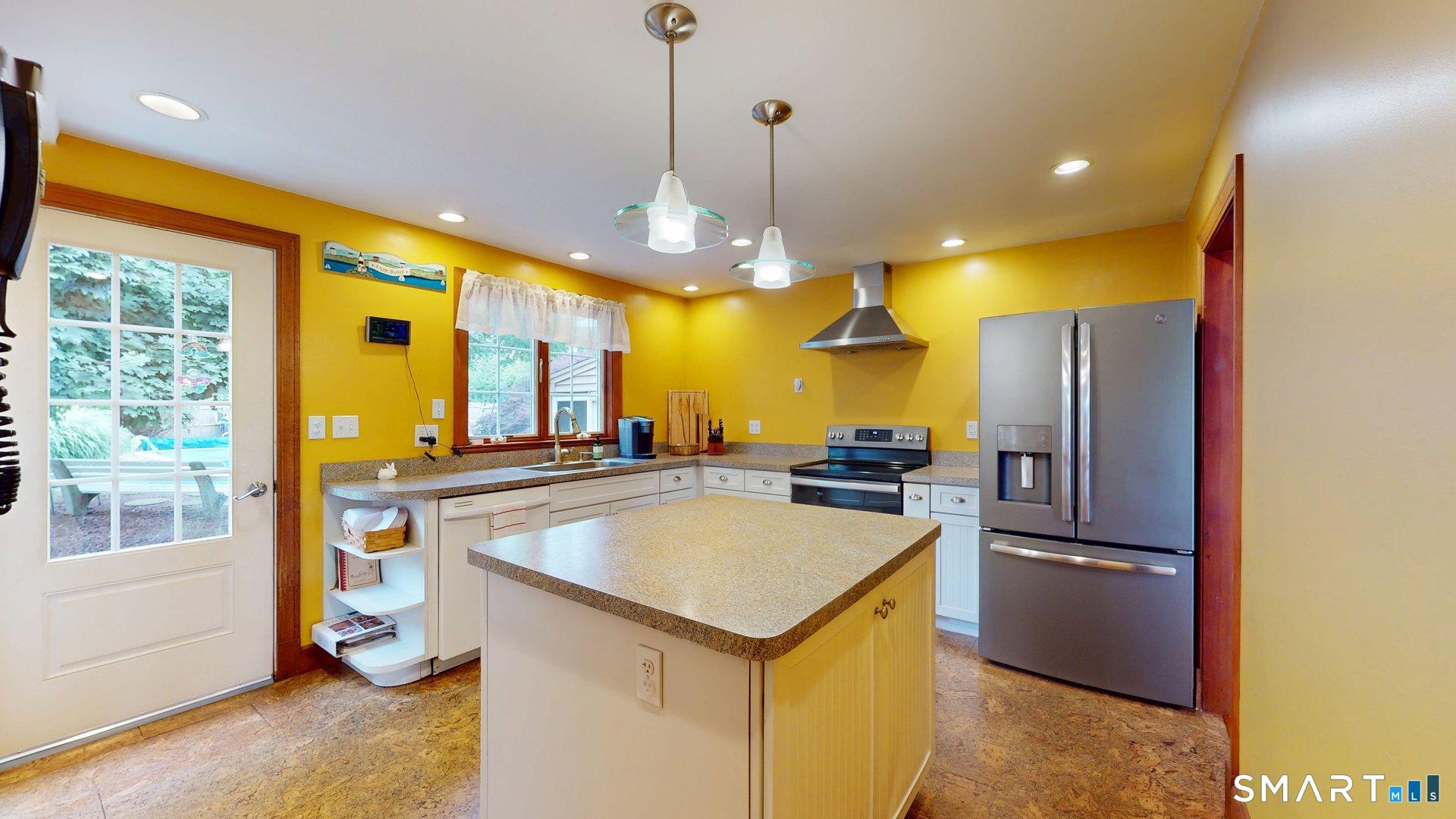 8 Bridge Lane Enfield CT 06082