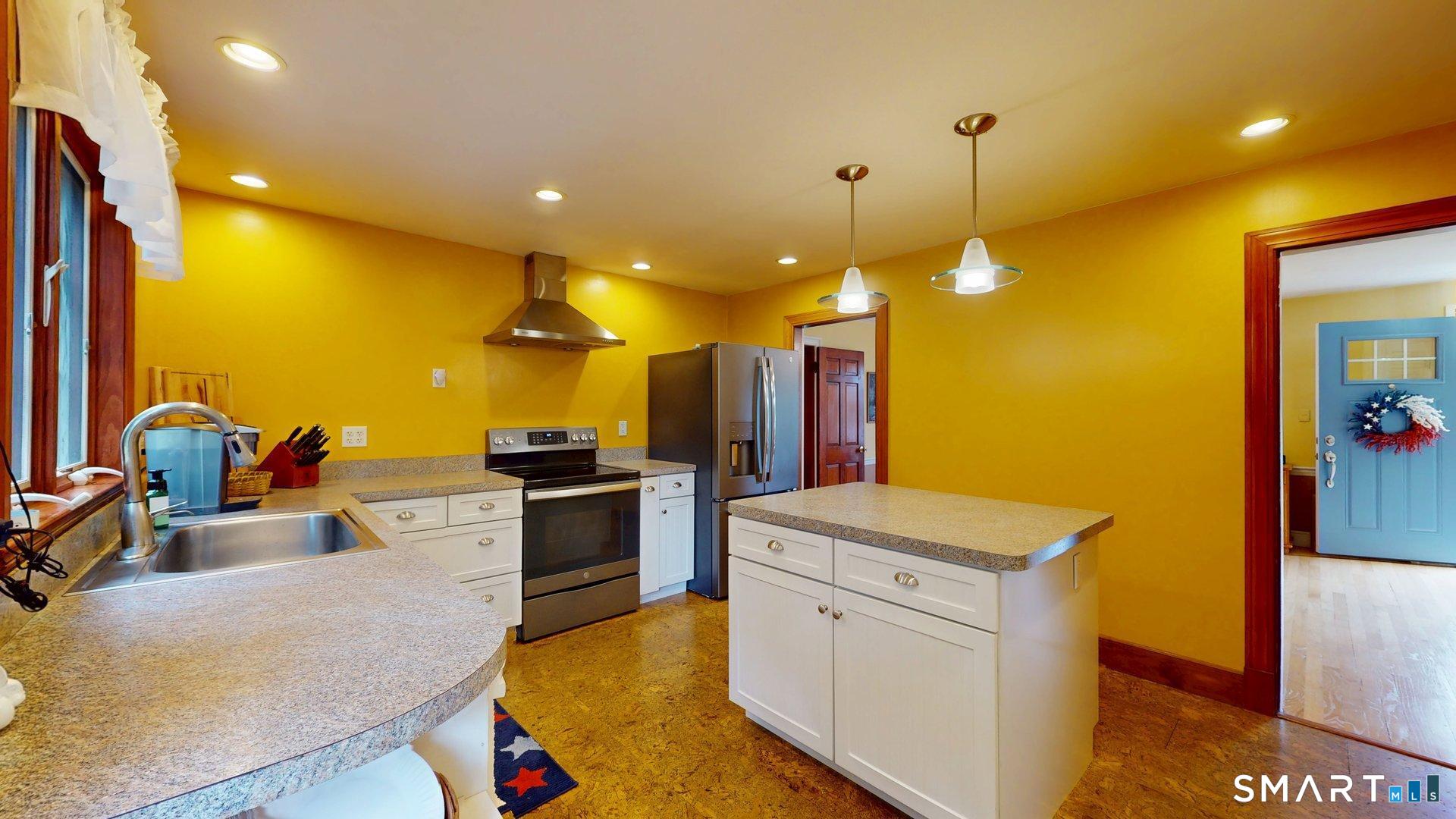 8 Bridge Lane Enfield CT 06082