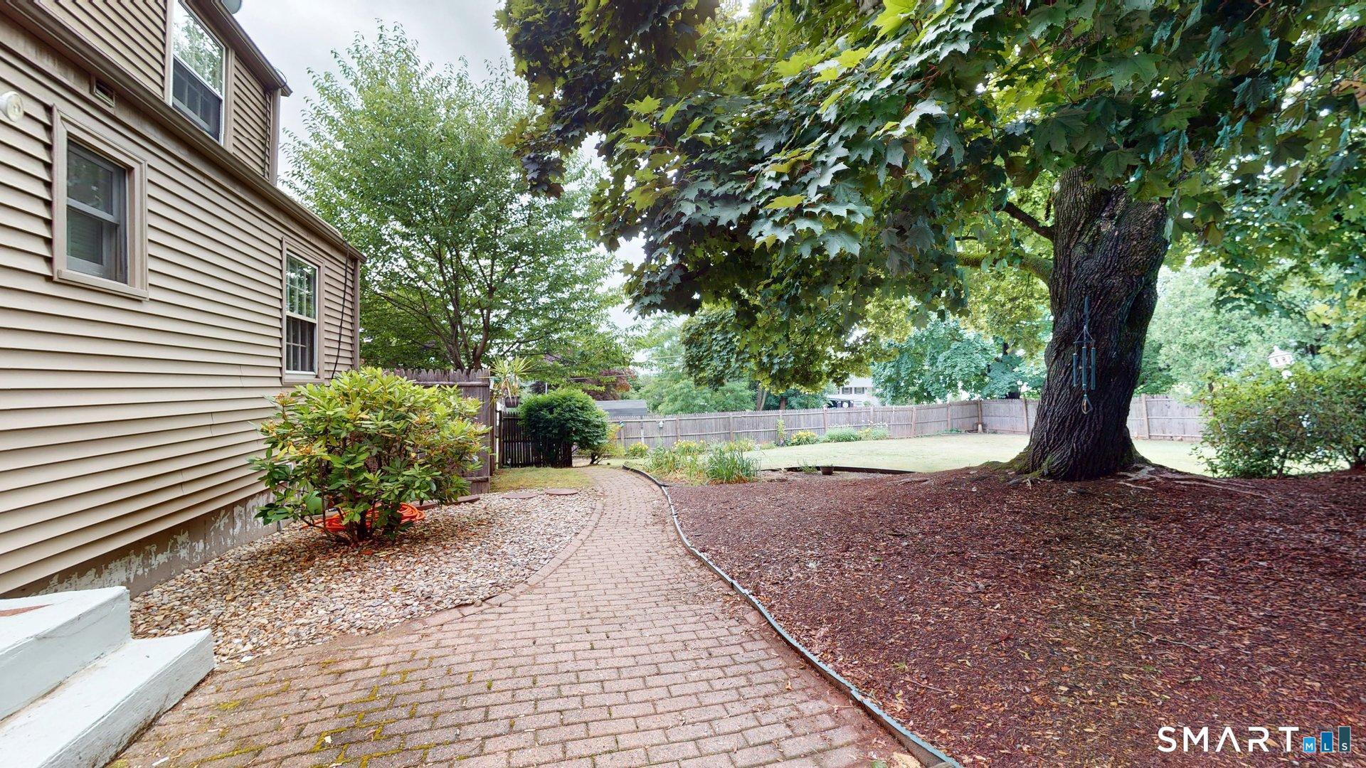 8 Bridge Lane Enfield CT 06082