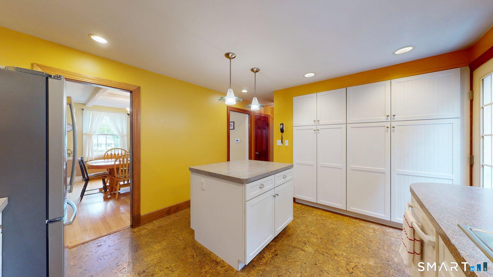 8 Bridge Lane Enfield CT 06082