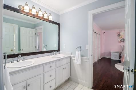 8 Encampment Place Ridgefield CT 06877