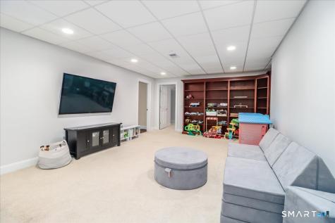 8 Encampment Place Ridgefield CT 06877