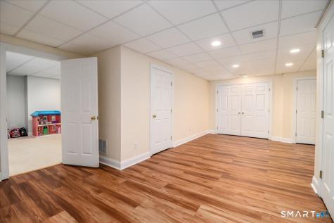8 Encampment Place Ridgefield CT 06877