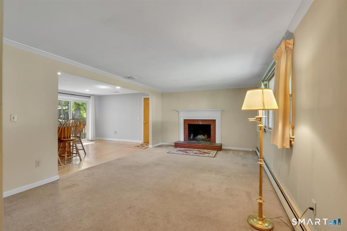 36 Redcoat Lane Farmington CT 06085