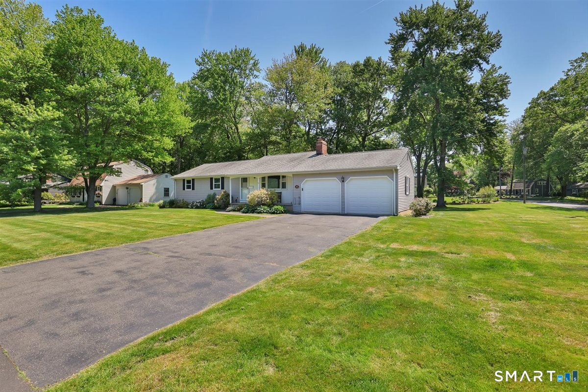 36 Redcoat Lane Farmington CT 06085