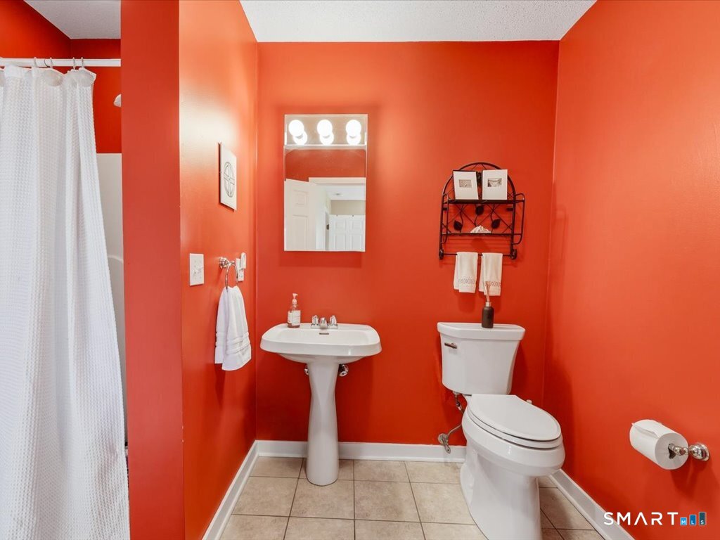 20 Whalers Point East Haven CT 06512