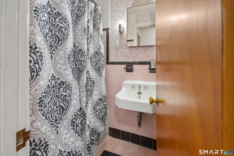 97 Glenview Drive Newington CT 06111