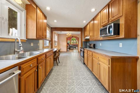 97 Glenview Drive Newington CT 06111