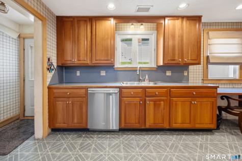 97 Glenview Drive Newington CT 06111