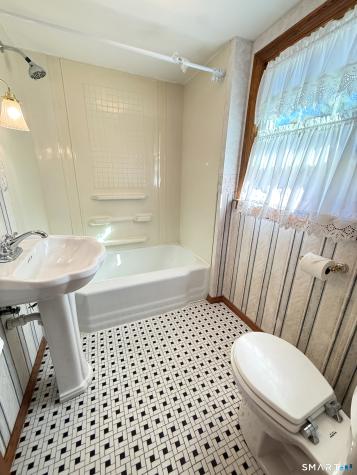 275 Davis Street Watertown CT 06779