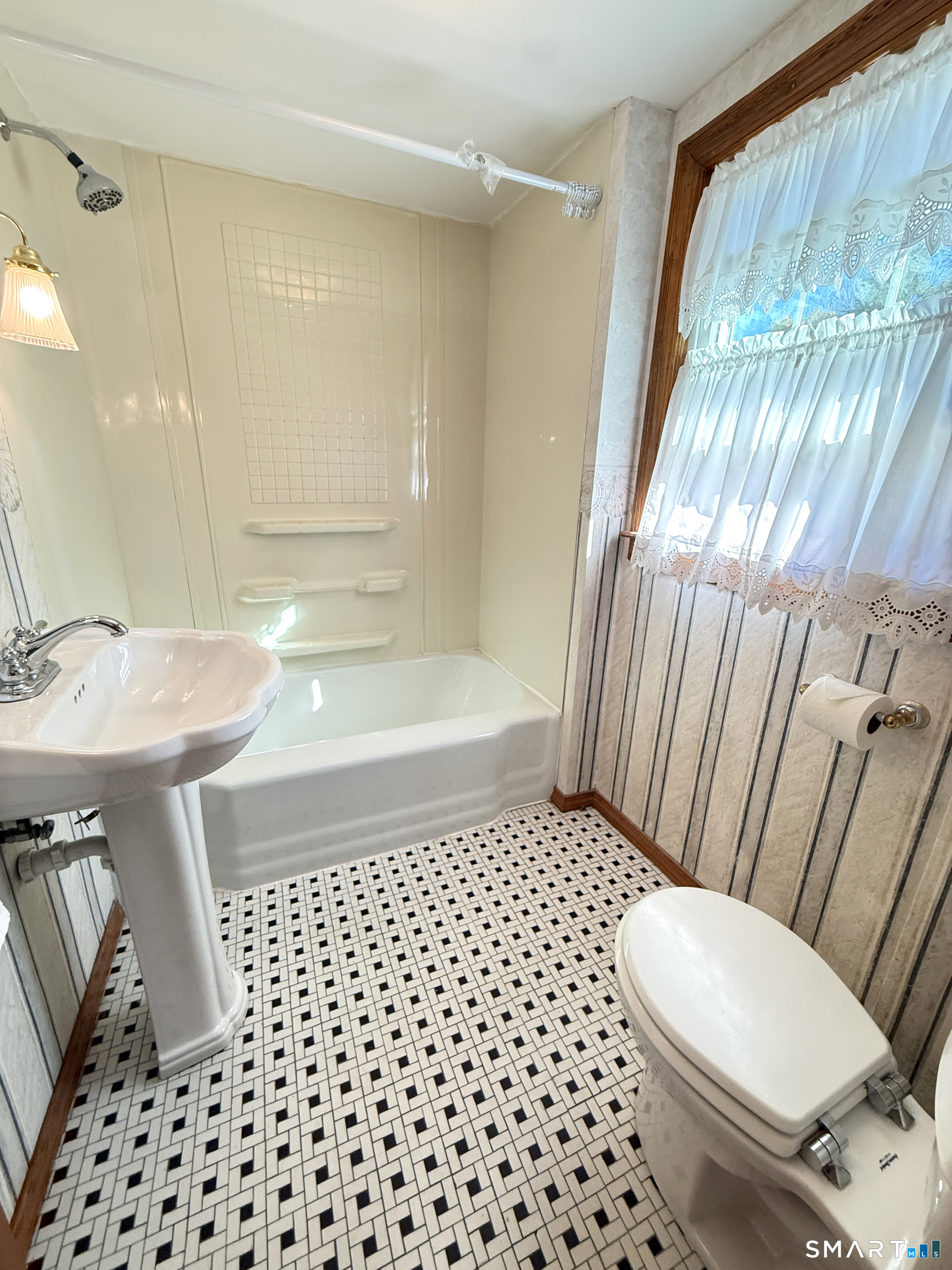 275 Davis Street Watertown CT 06779