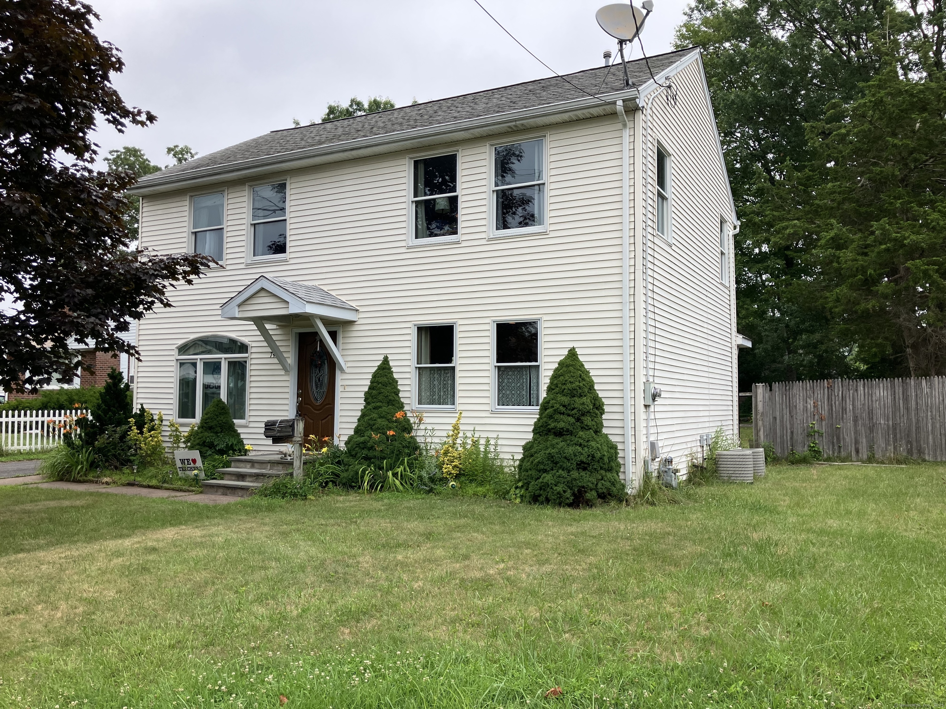 74 Brussels Avenue Wethersfield CT 06109