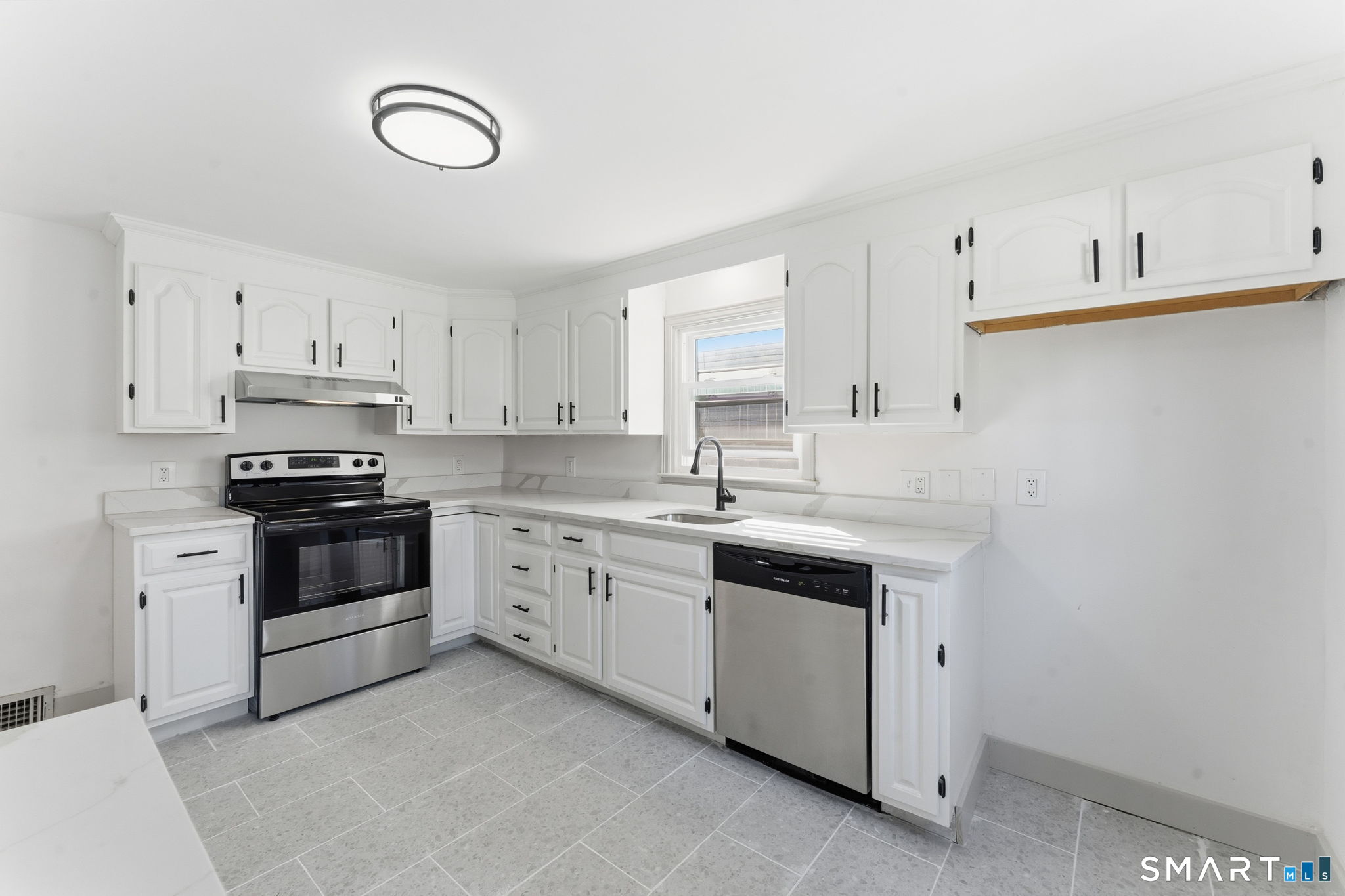 23 Hillview Avenue Waterbury CT 06704