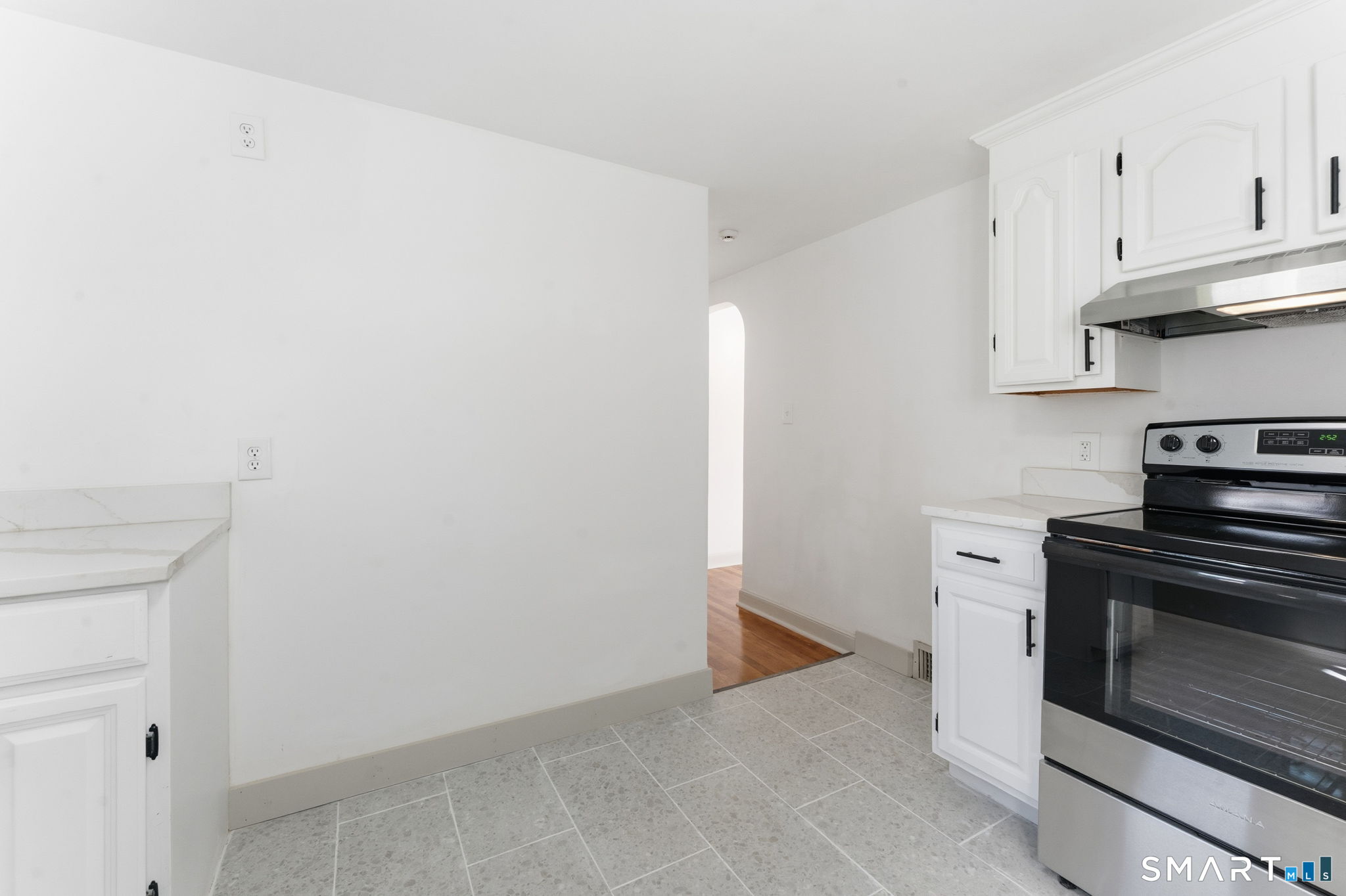 23 Hillview Avenue Waterbury CT 06704