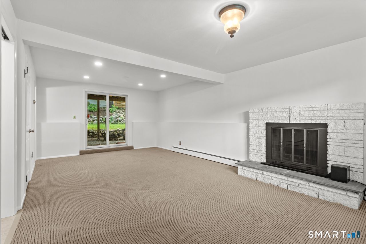 10 Grumman Avenue Norwalk CT 06851