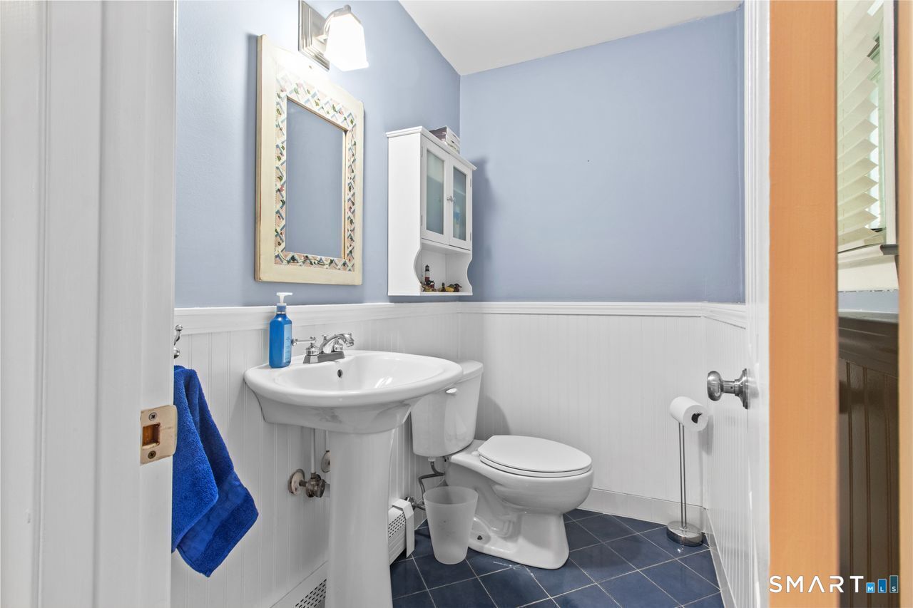 10 Grumman Avenue Norwalk CT 06851