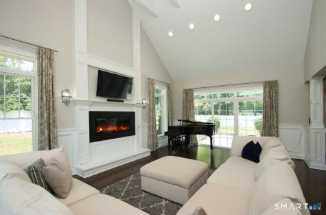 2095 Whitney Avenue North Haven CT 06473