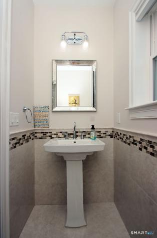 2095 Whitney Avenue North Haven CT 06473