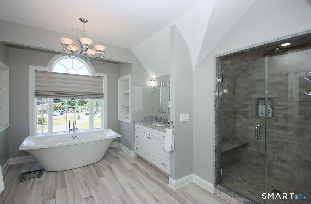 2095 Whitney Avenue North Haven CT 06473