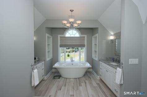 2095 Whitney Avenue North Haven CT 06473